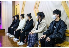 我要看日逼"北音附中高三表演专业阶段性考试"
